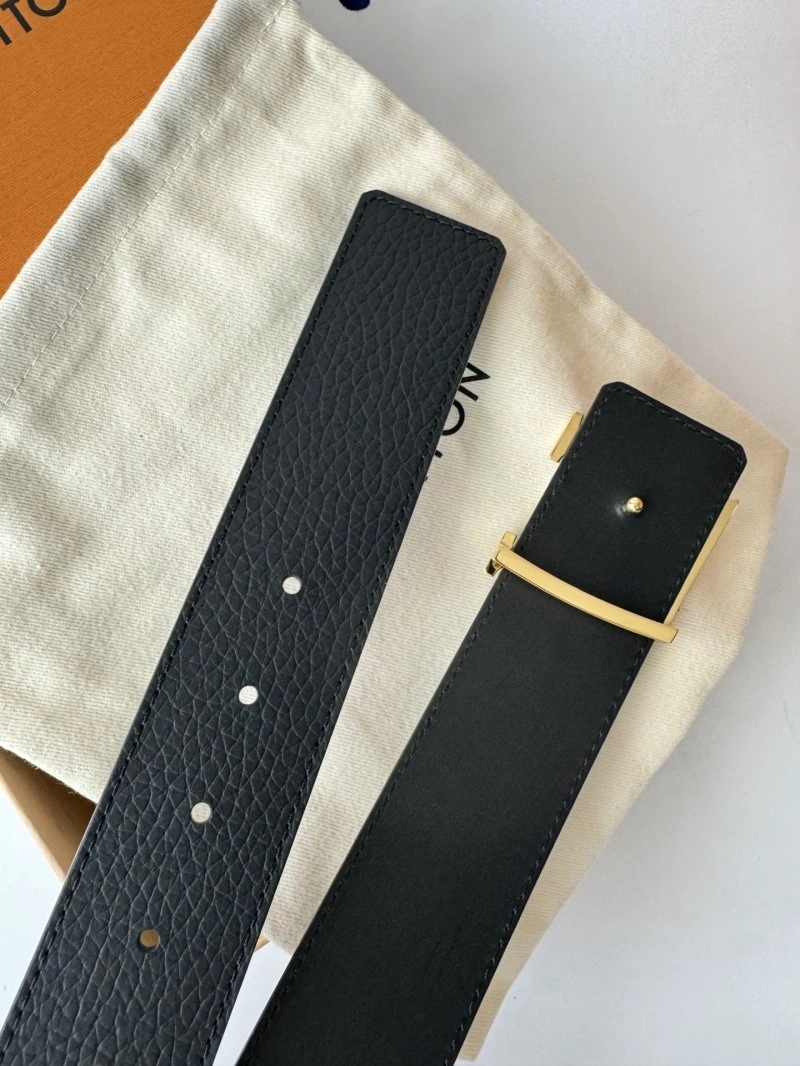 Packable Louis Vuitton Belts 301554