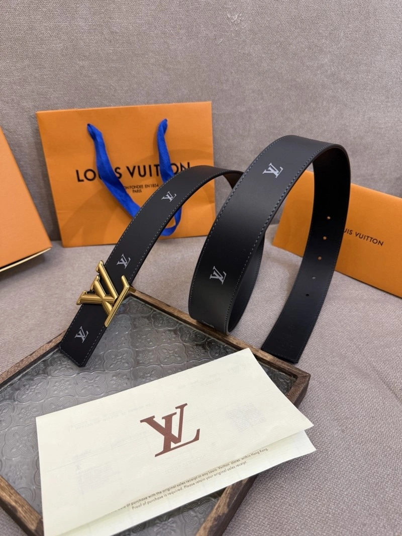 Minimalist Louis Vuitton Belts 301526