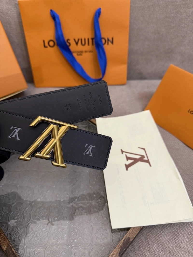 Minimalist Louis Vuitton Belts 301526