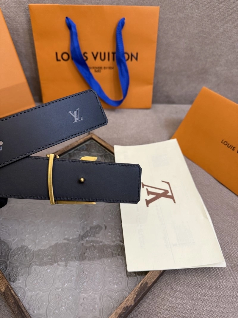 Minimalist Louis Vuitton Belts 301526