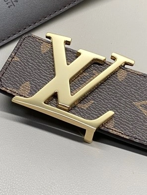 Compact Louis Vuitton Belts 301474