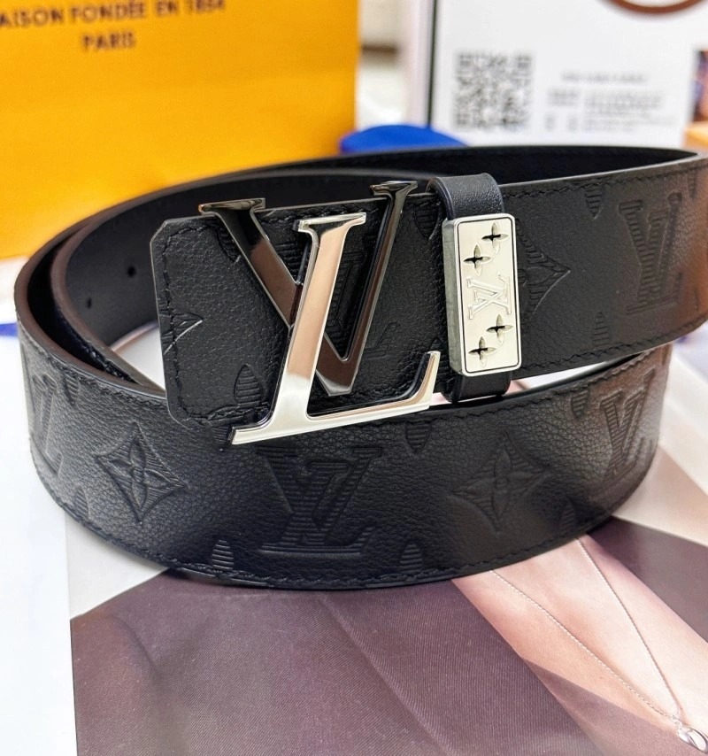 Unique Louis Vuitton Belts 301480
