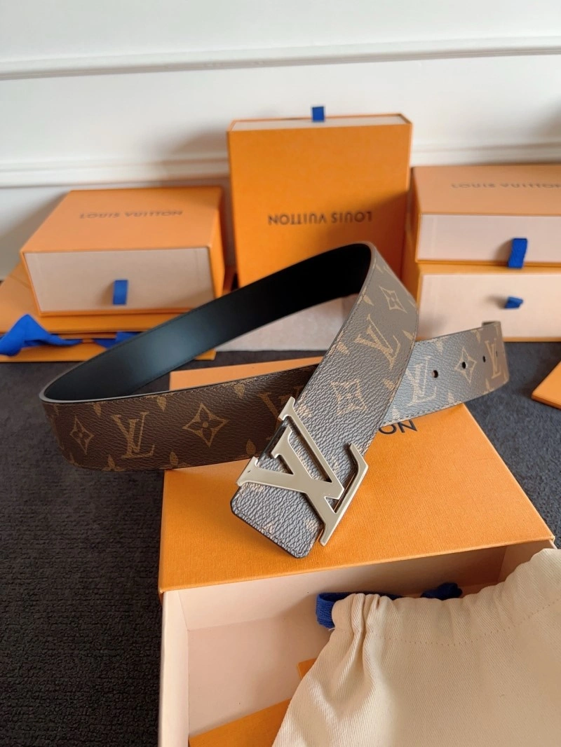 Minimalist Louis Vuitton Belts 301435
