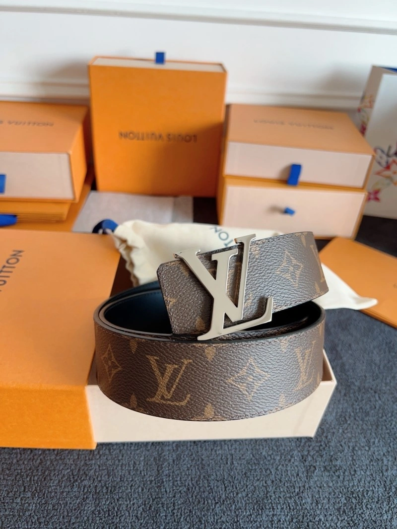 Minimalist Louis Vuitton Belts 301435