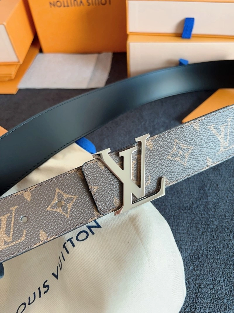 Minimalist Louis Vuitton Belts 301435