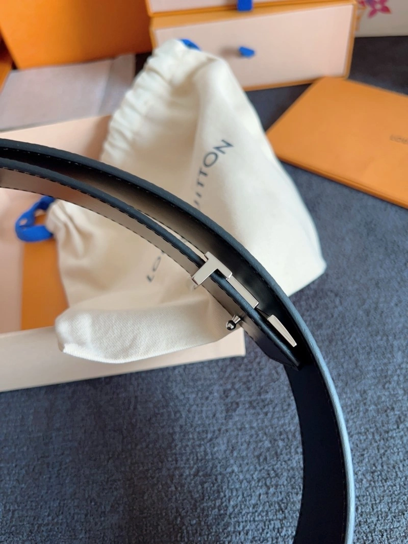 Minimalist Louis Vuitton Belts 301435