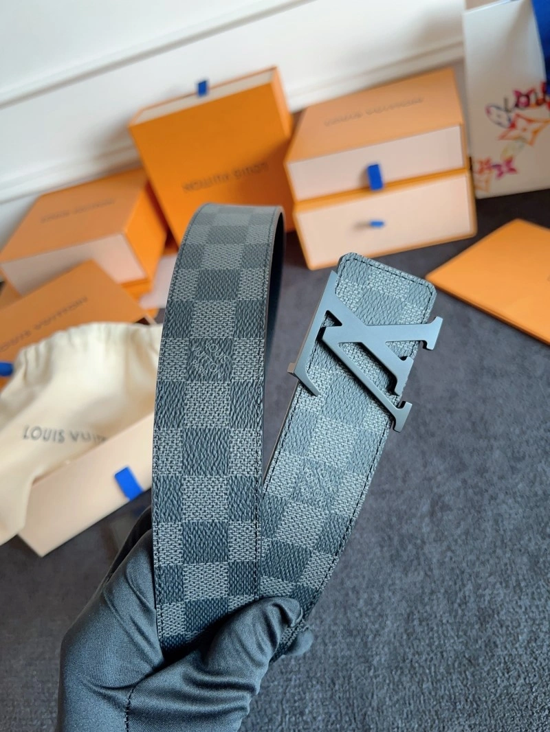 Louis Vuitton Belts Attractive 301425