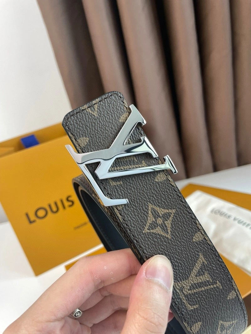 Louis Vuitton Belts Attractive 301394