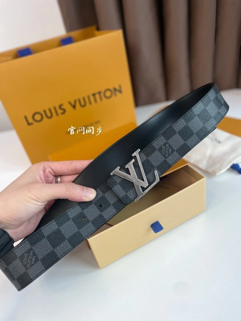 Bright Louis Vuitton Belts 301393