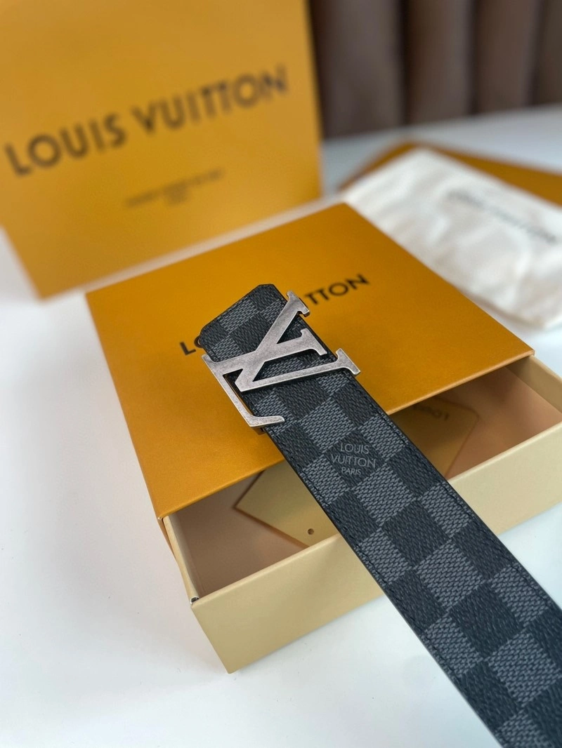 Bright Louis Vuitton Belts 301393