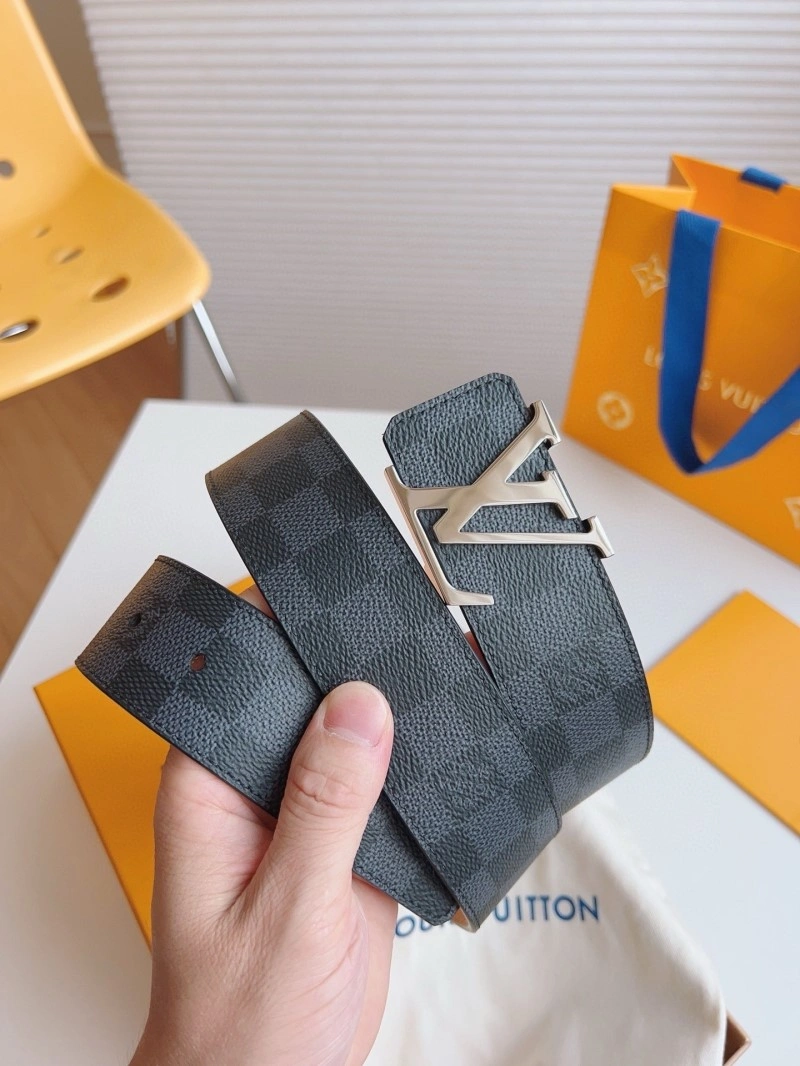Louis Vuitton Belts ZipUp 301383