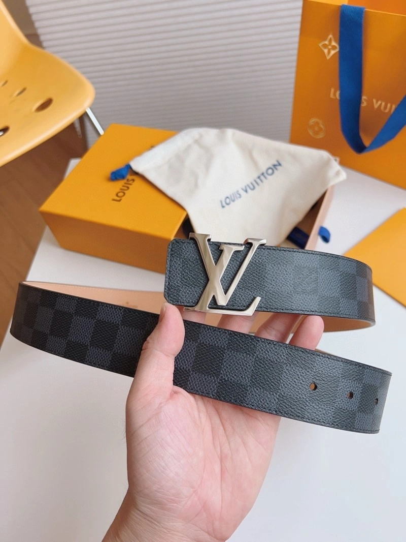 Louis Vuitton Belts ZipUp 301383