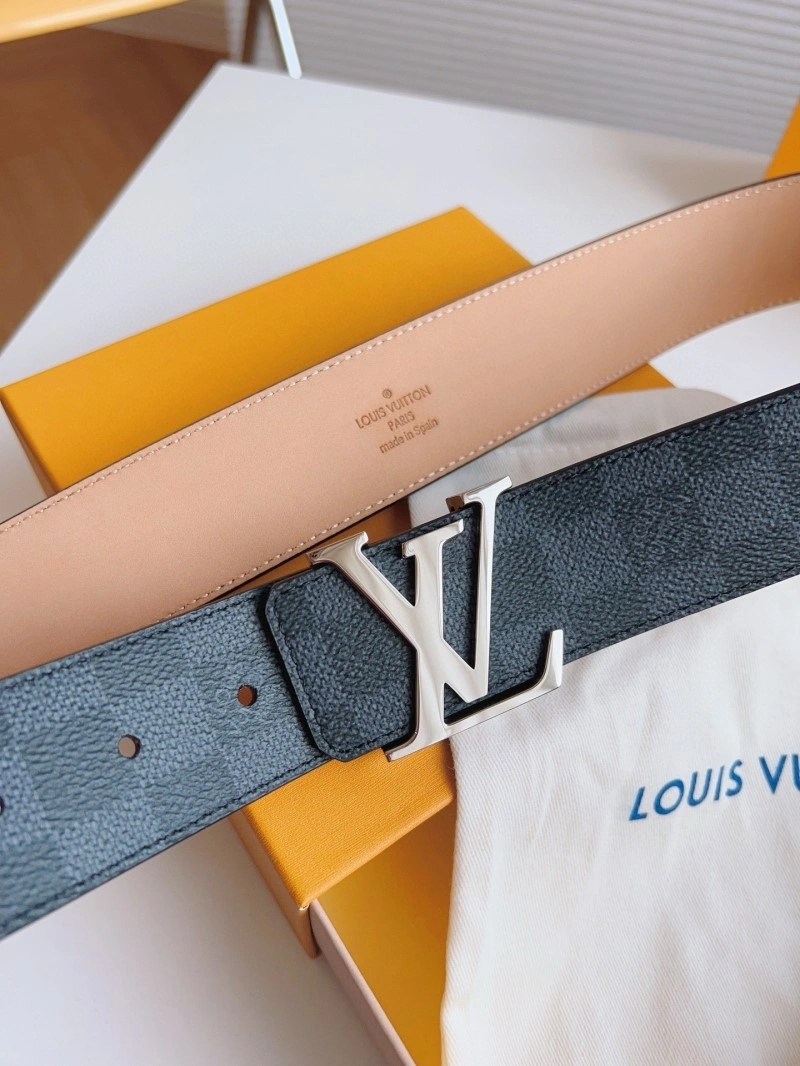 Louis Vuitton Belts ZipUp 301383