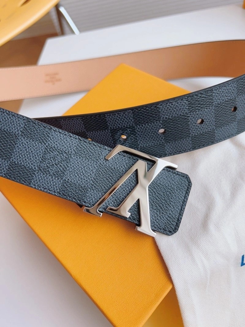 Louis Vuitton Belts ZipUp 301383