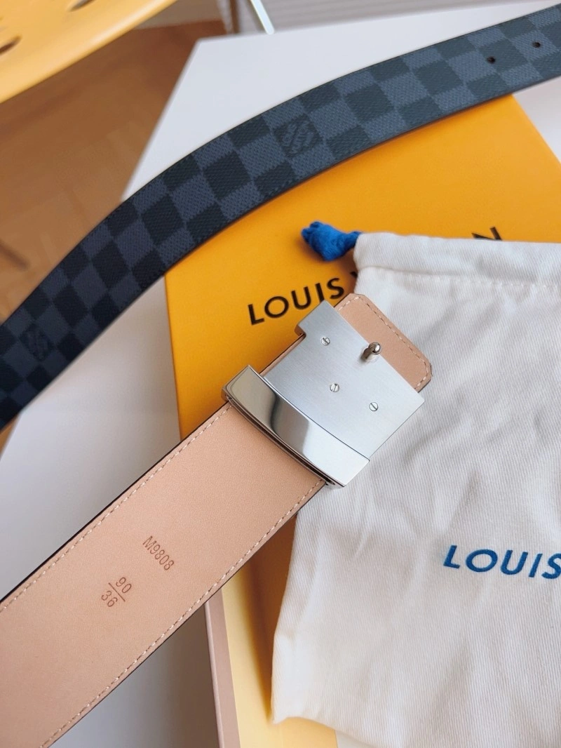 Louis Vuitton Belts ZipUp 301383