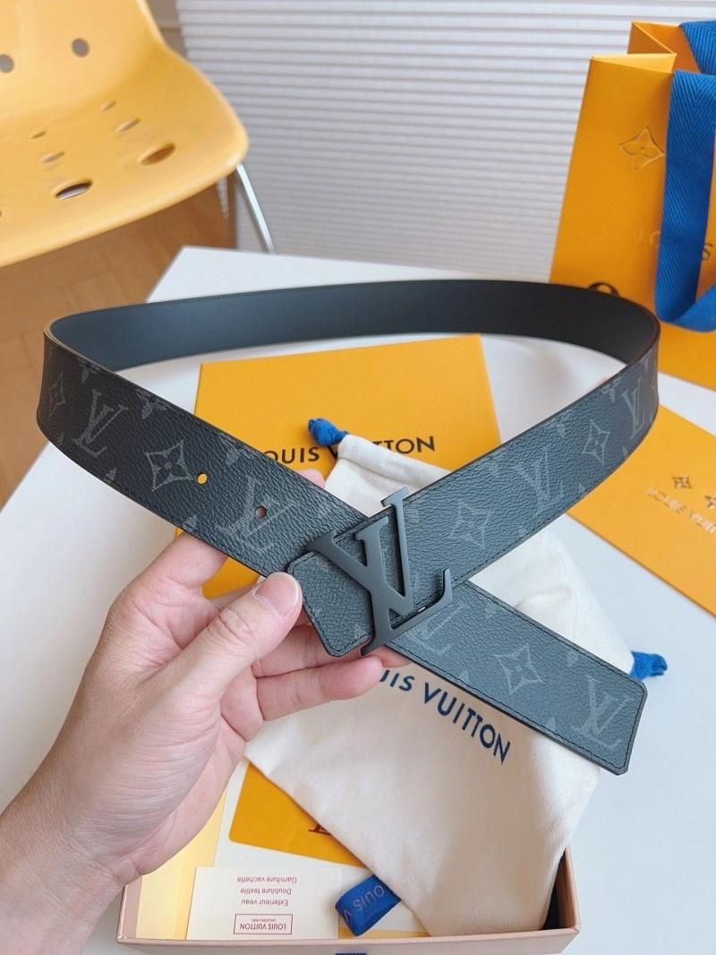 Louis Vuitton Belts UrbanChic 301385