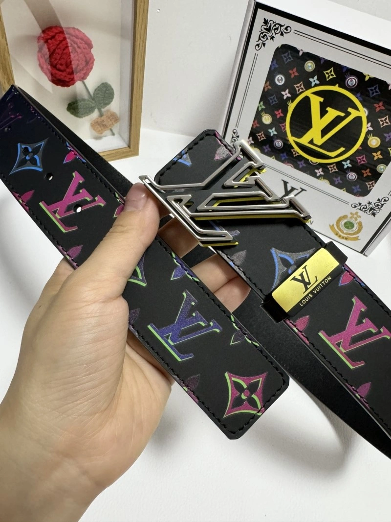 Louis Vuitton Belts Fashionable 301111