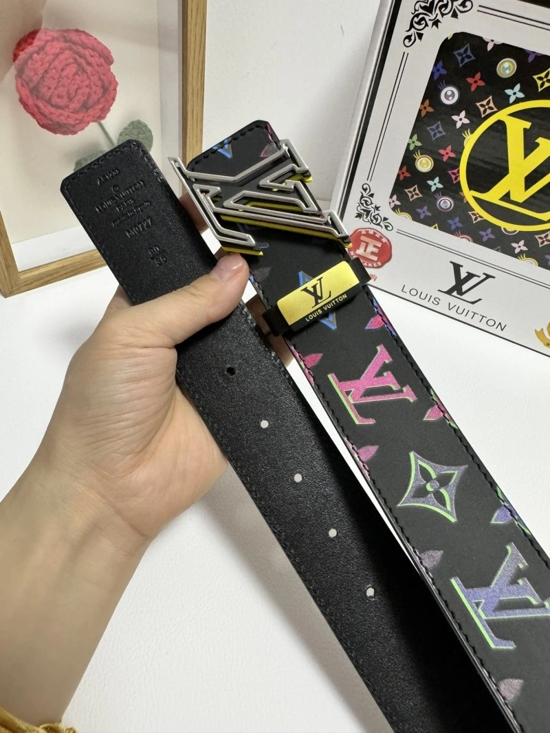 Louis Vuitton Belts Fashionable 301111