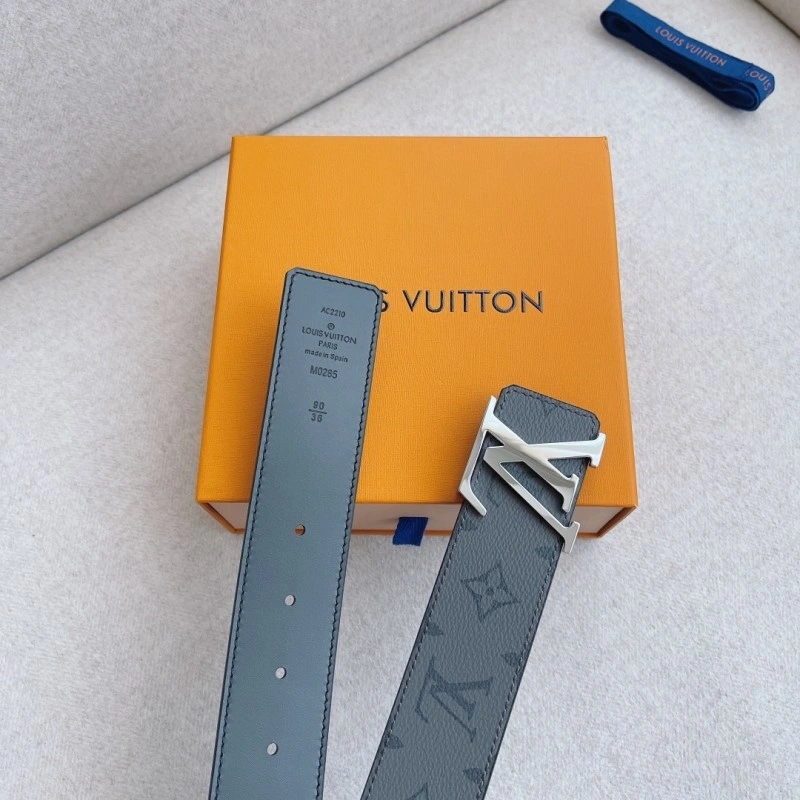 EyeCatching Louis Vuitton Belts 301114
