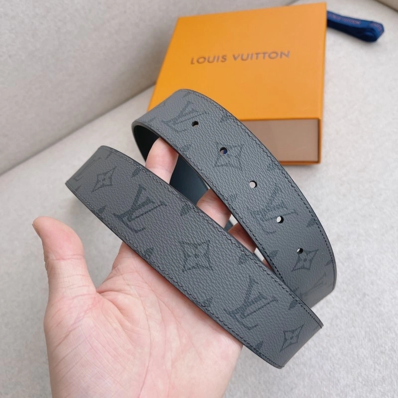 EyeCatching Louis Vuitton Belts 301114