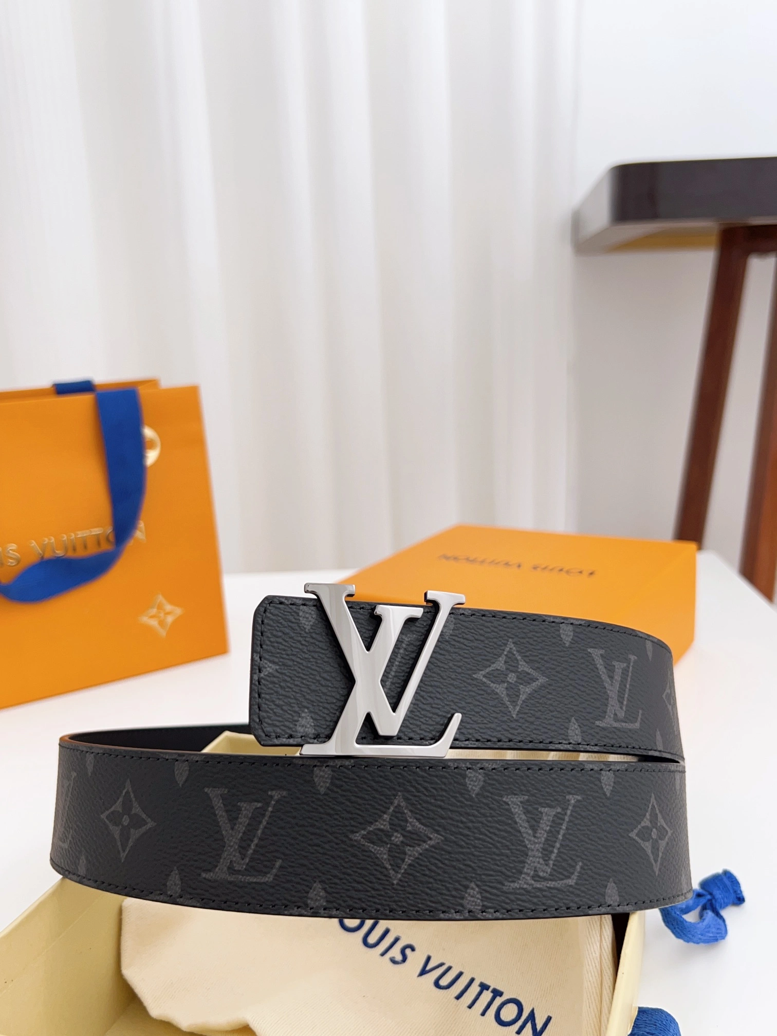 Louis Vuitton Belts Breathable 301071