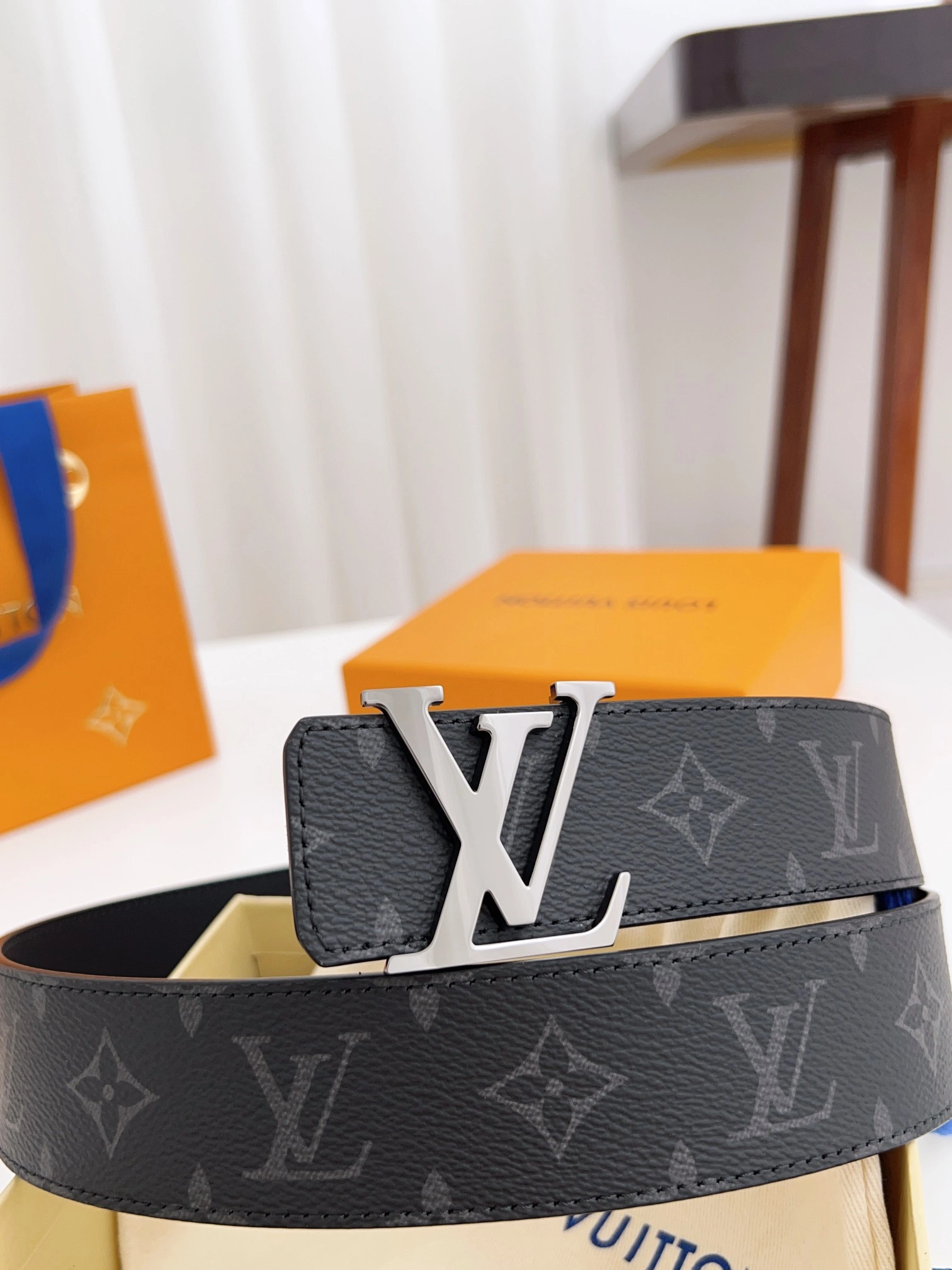 Louis Vuitton Belts Breathable 301071