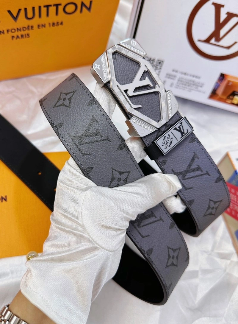 Versatile Louis Vuitton Belts 301035