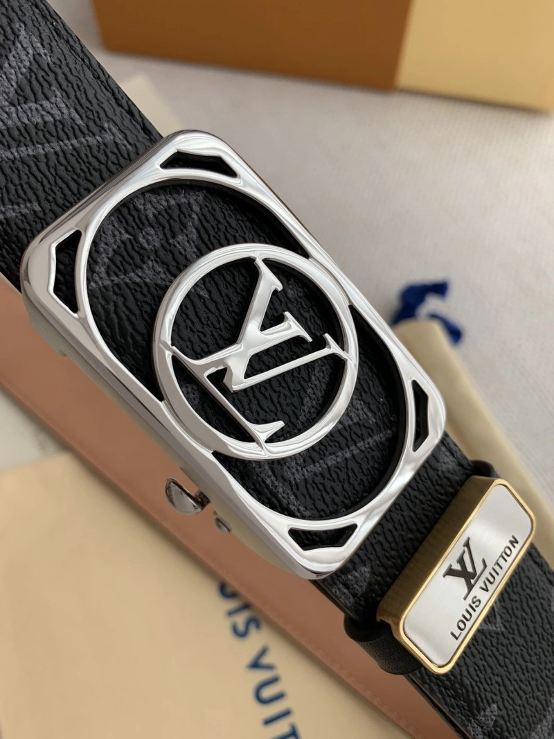 Unisex Louis Vuitton Belts 301043
