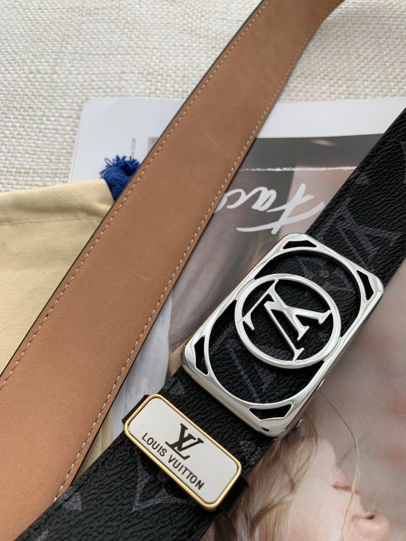 Unisex Louis Vuitton Belts 301043