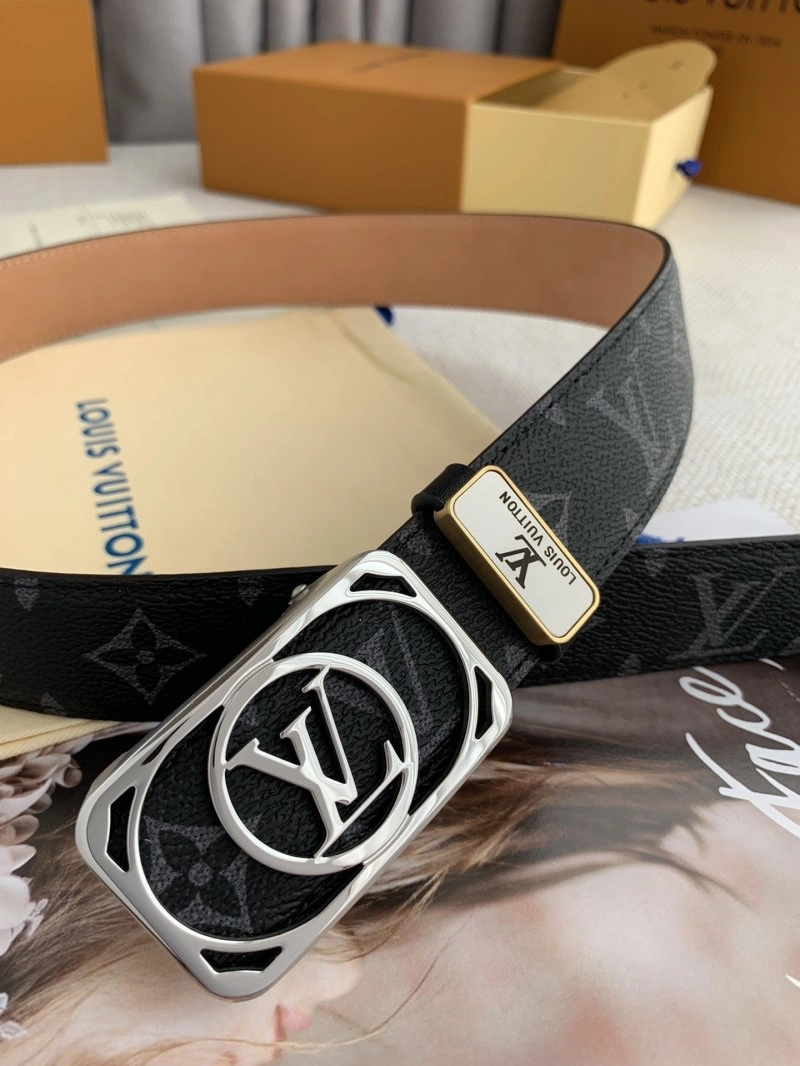 Unisex Louis Vuitton Belts 301043