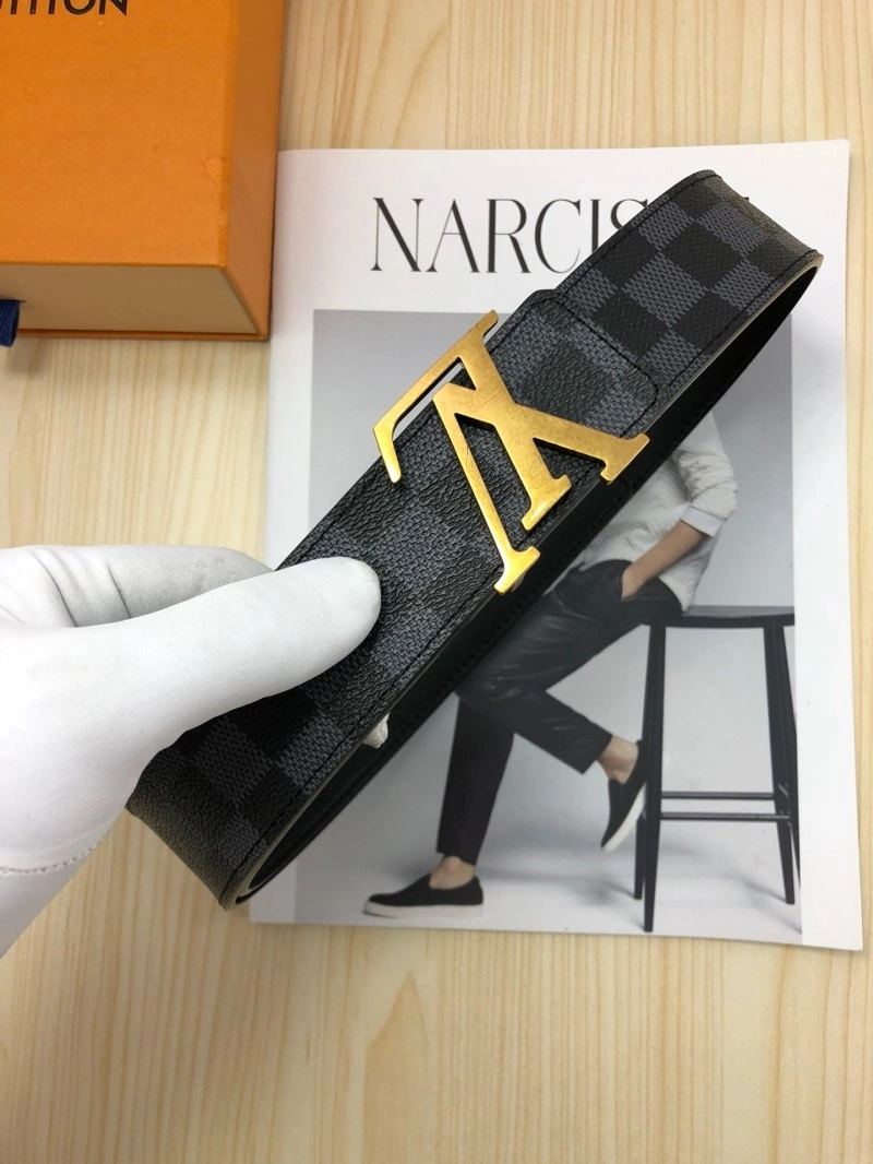 Unisex Louis Vuitton Belts 301027