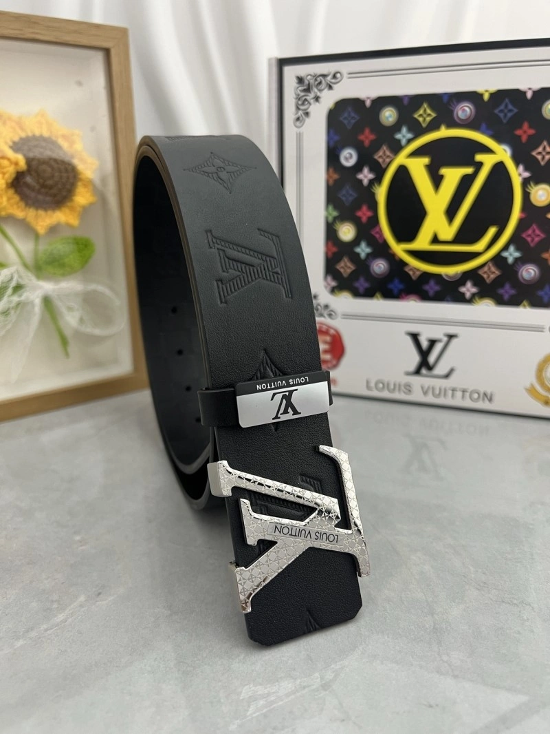 Supportive Louis Vuitton Belts 301040