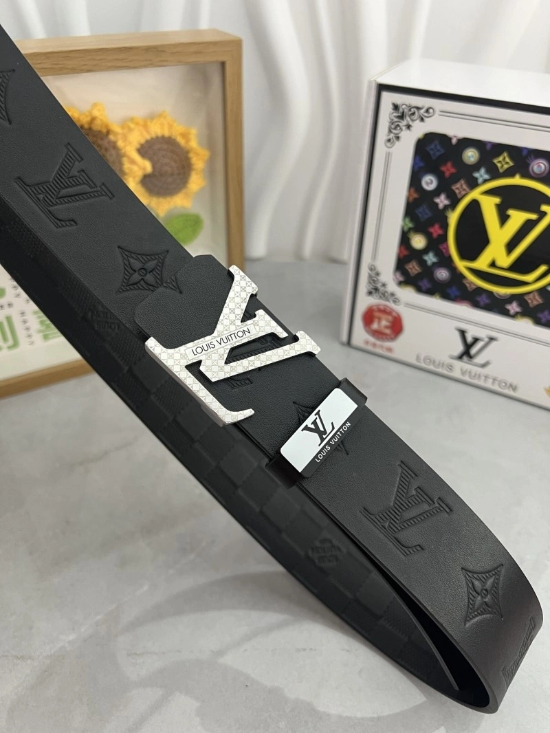 Supportive Louis Vuitton Belts 301040