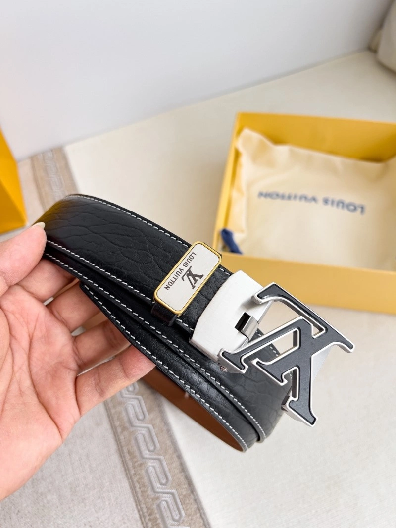 Effortless Louis Vuitton Belts 301018