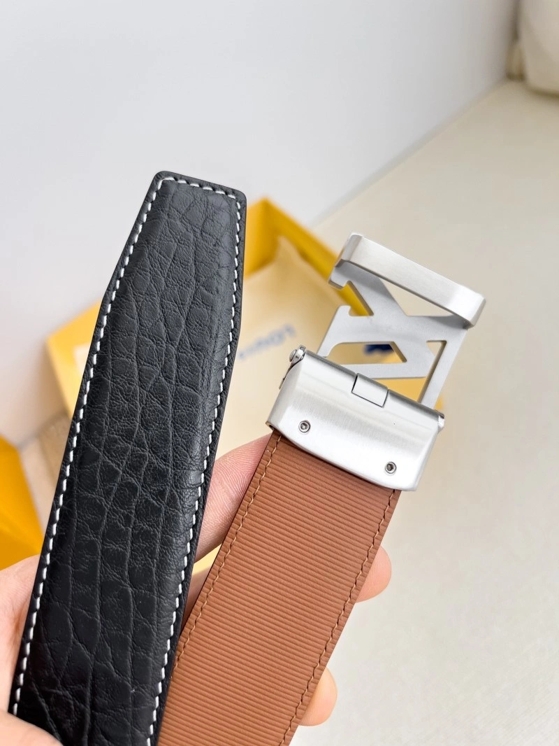 Effortless Louis Vuitton Belts 301018