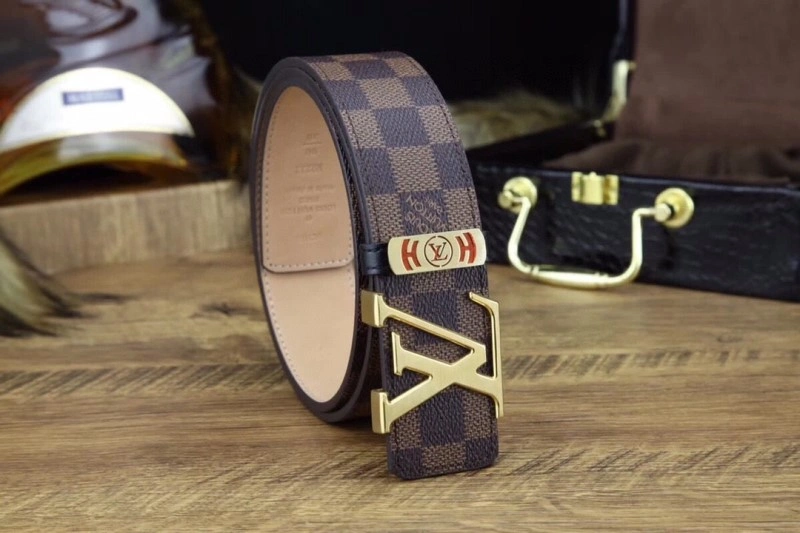 WellDesigned Louis Vuitton Belts 301011