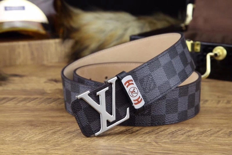 WellDesigned Louis Vuitton Belts 301011