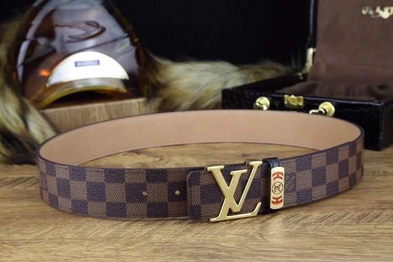 WellDesigned Louis Vuitton Belts 301011