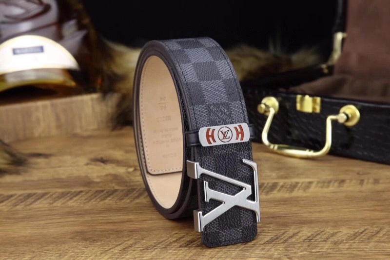 WellDesigned Louis Vuitton Belts 301011