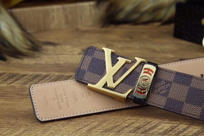 WellDesigned Louis Vuitton Belts 301011
