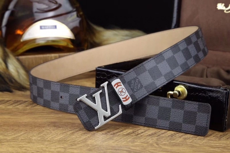 WellDesigned Louis Vuitton Belts 301011