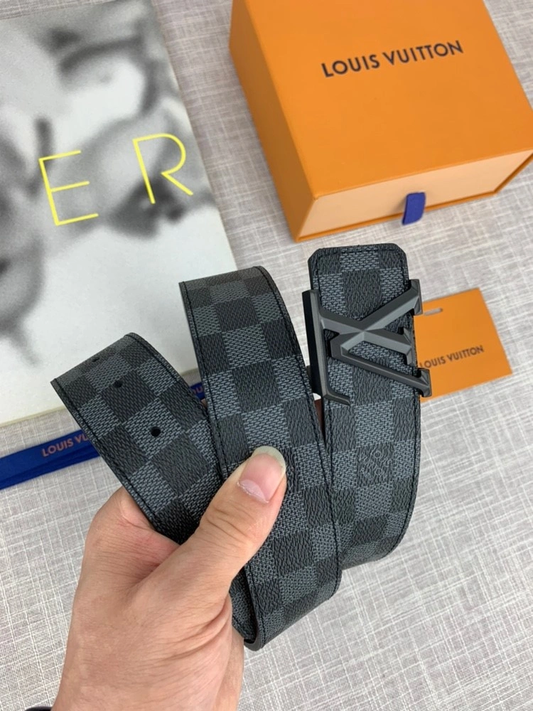 Unisex Louis Vuitton Belts 300984