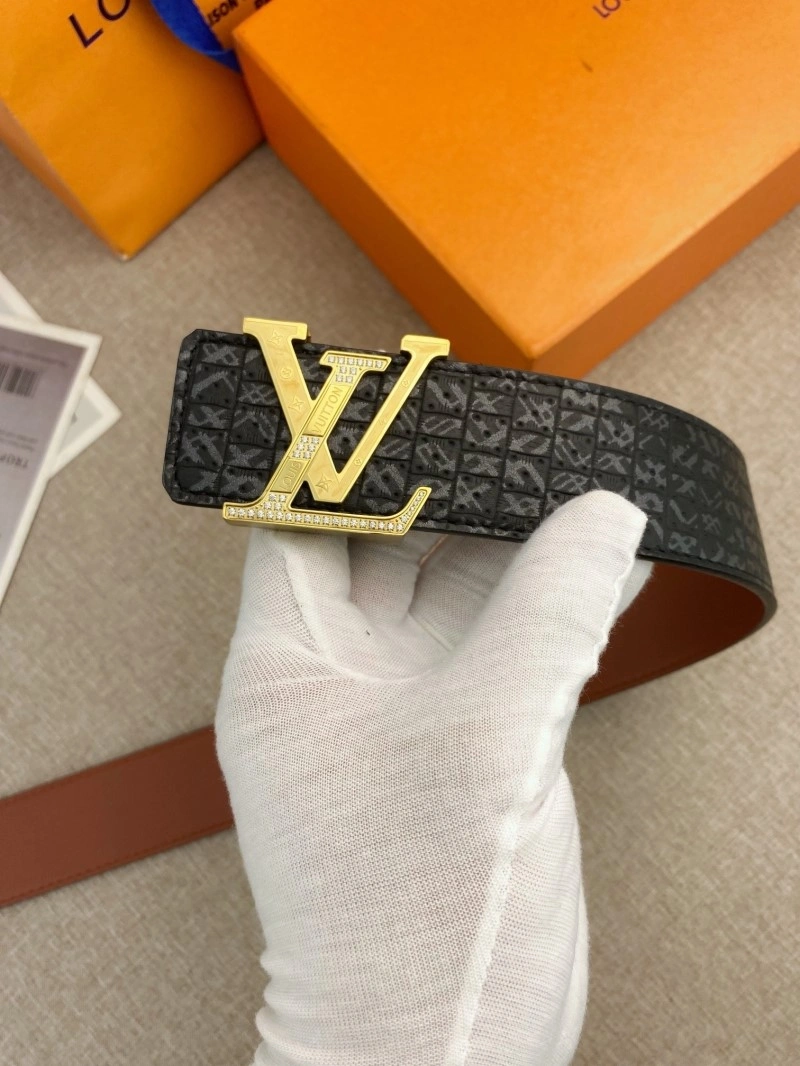 Unisex Louis Vuitton Belts 300950