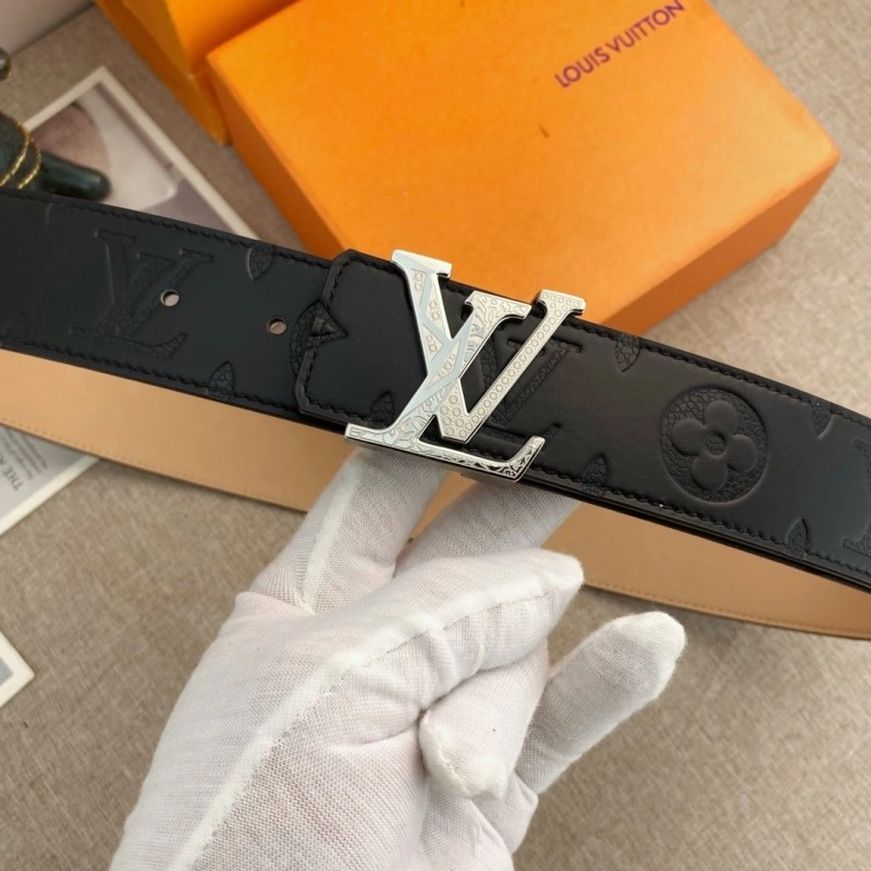 Functional Louis Vuitton Belts 300923