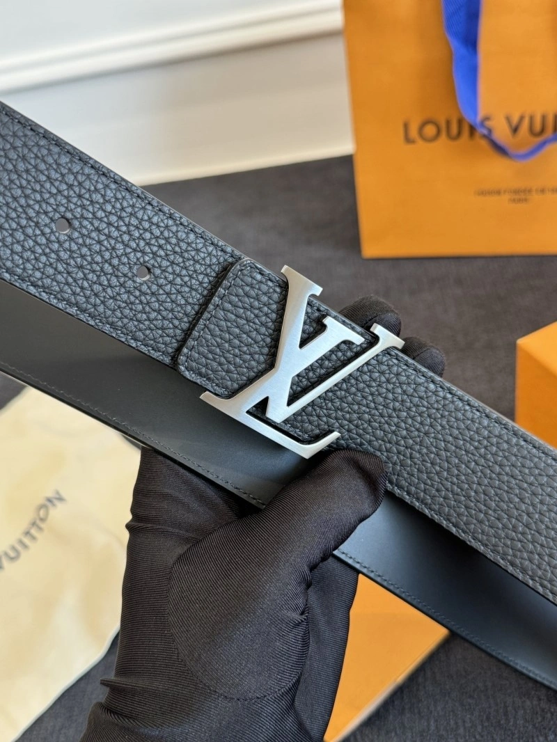 Breathable Louis Vuitton Belts 300896