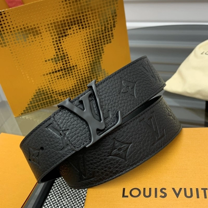 Functional Louis Vuitton Belts 300894
