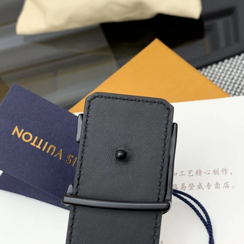 Functional Louis Vuitton Belts 300894