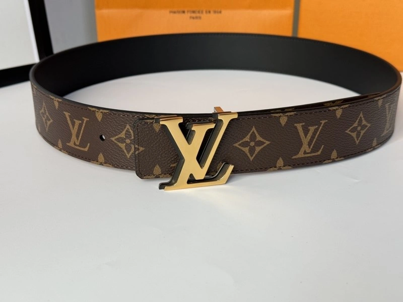 Lightweight Louis Vuitton Belts 300889