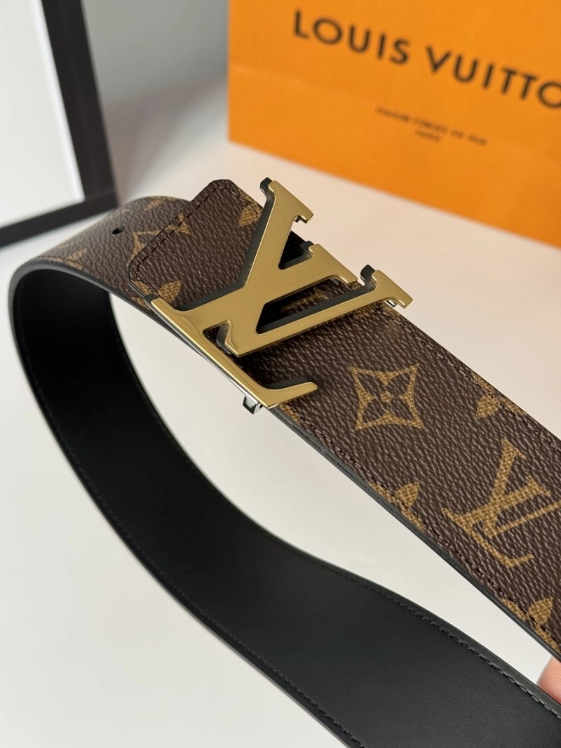 Lightweight Louis Vuitton Belts 300889