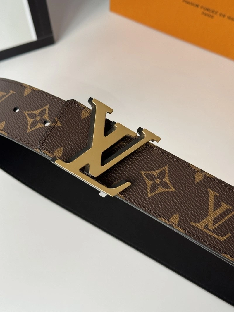 Lightweight Louis Vuitton Belts 300889